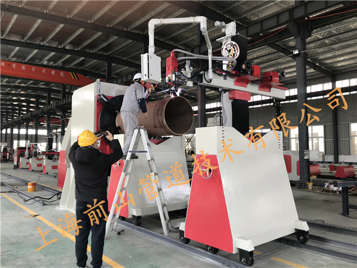 江西客户到前山工厂验收1.6米悬臂式管道自动焊(图2)