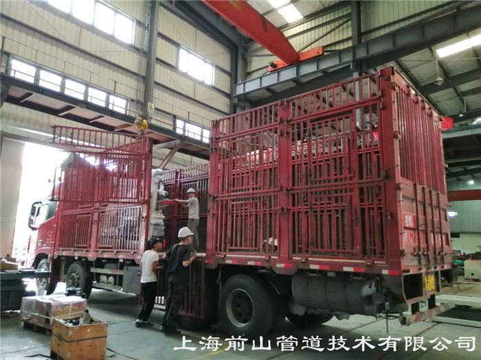 江苏某工程公司订购的管道预制设备发货(图1)